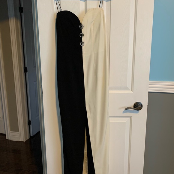 Beautiful long dress - Picture 6 of 6